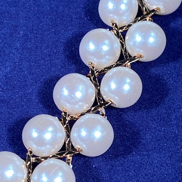 Vintage Avon Gold Tone Double Faux Pearl Choker Necklace - Picture 2 of 4